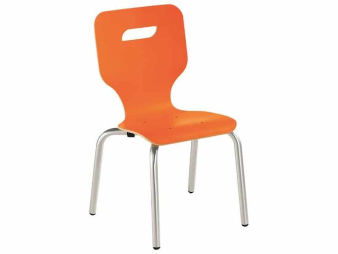 Schalenstuhl mit 4 Beinen 1
