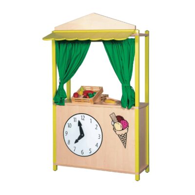 Verkaufsstand mit Regal und Vorhang