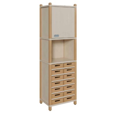 Stollenschrank mit flachen Massivholzkästen und Oberschrank eintürig
