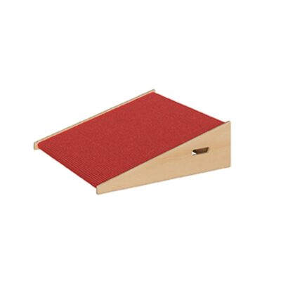 Spielpodest Rampe klein mit Tretford-Teppich