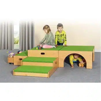 Spielpodestlandschaft mit Stufenpodest und Tunnel mit Öffnungen
