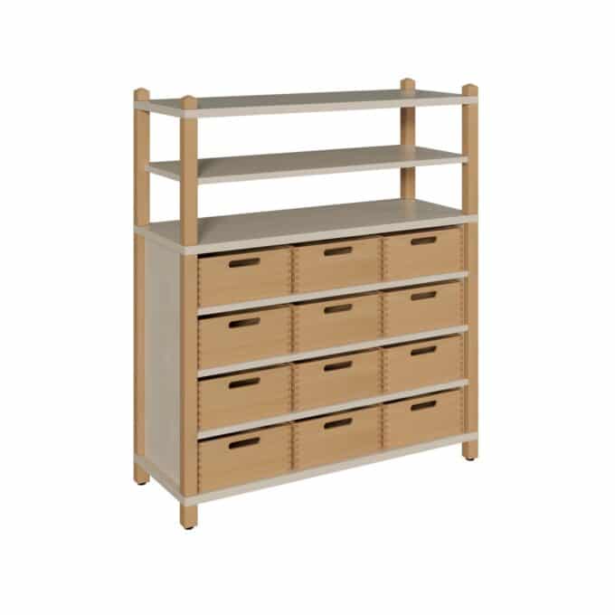 Stollenschrank mit großen Massivholzkästen und Regalaufsatz 1
